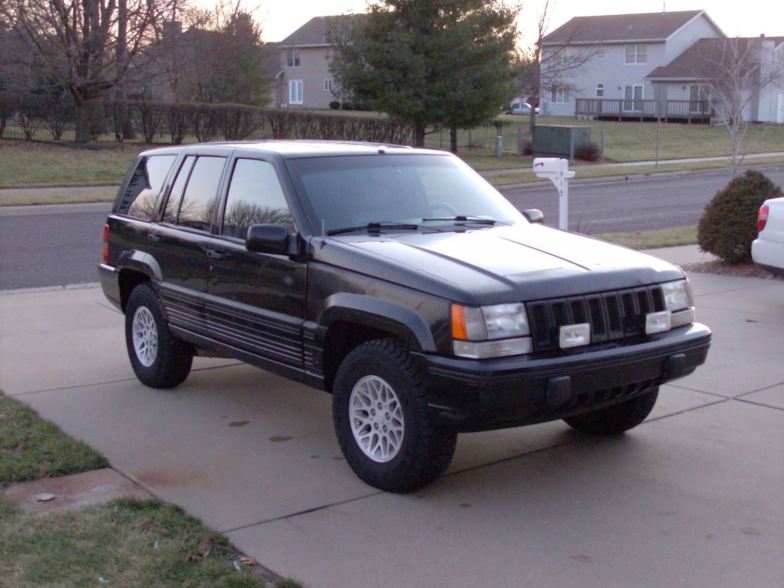 1993 Cherokee grand jeep limited #2