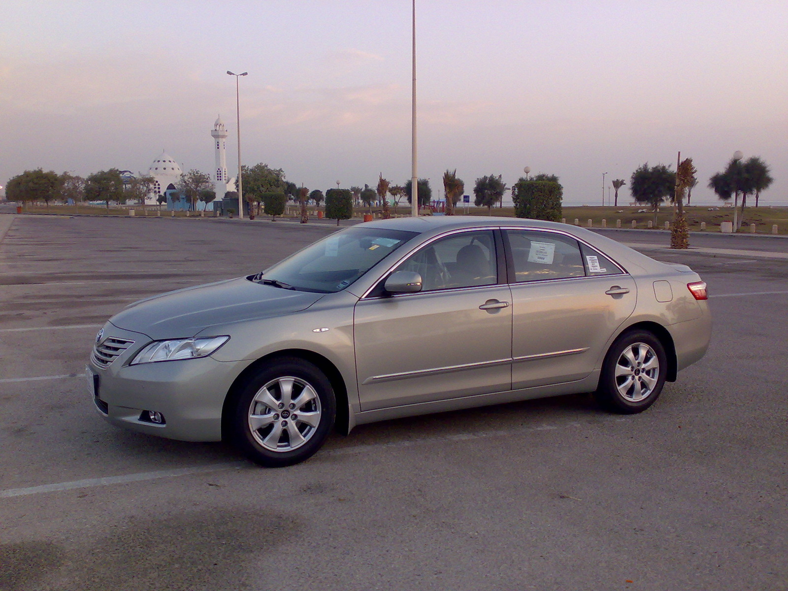 Features of toyota camry le 2009