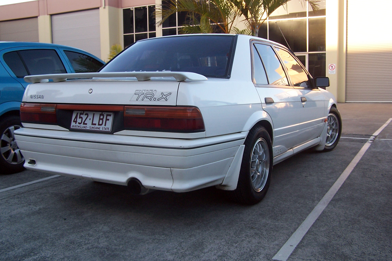 Nissan pintara 1991 model #9