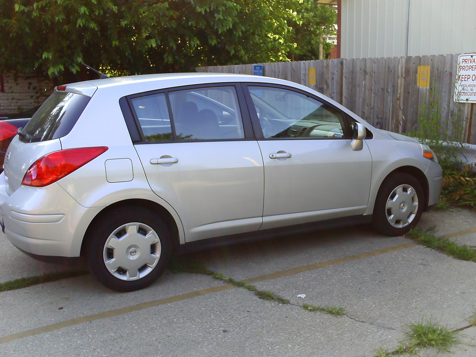 Picture of 2008 nissan versa