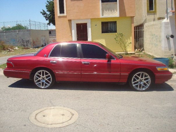 2000 Ford Crown Victoria Lx