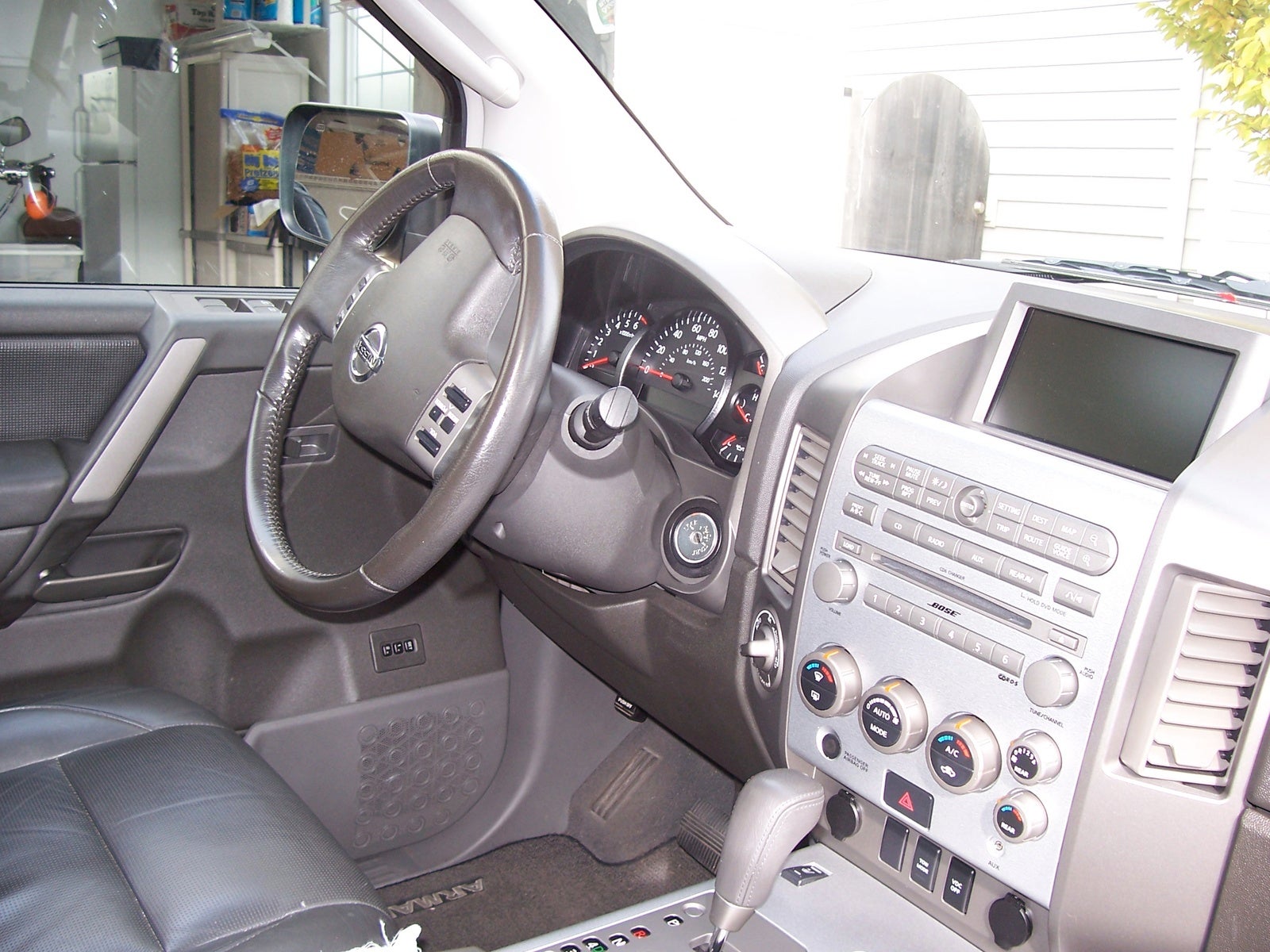 2004 Nissan Armada - Interior Pictures - CarGurus