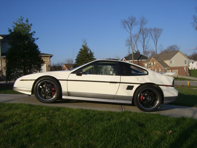 Pontiac Fiero Gt 1986. 1987 Pontiac Fiero GT picture,