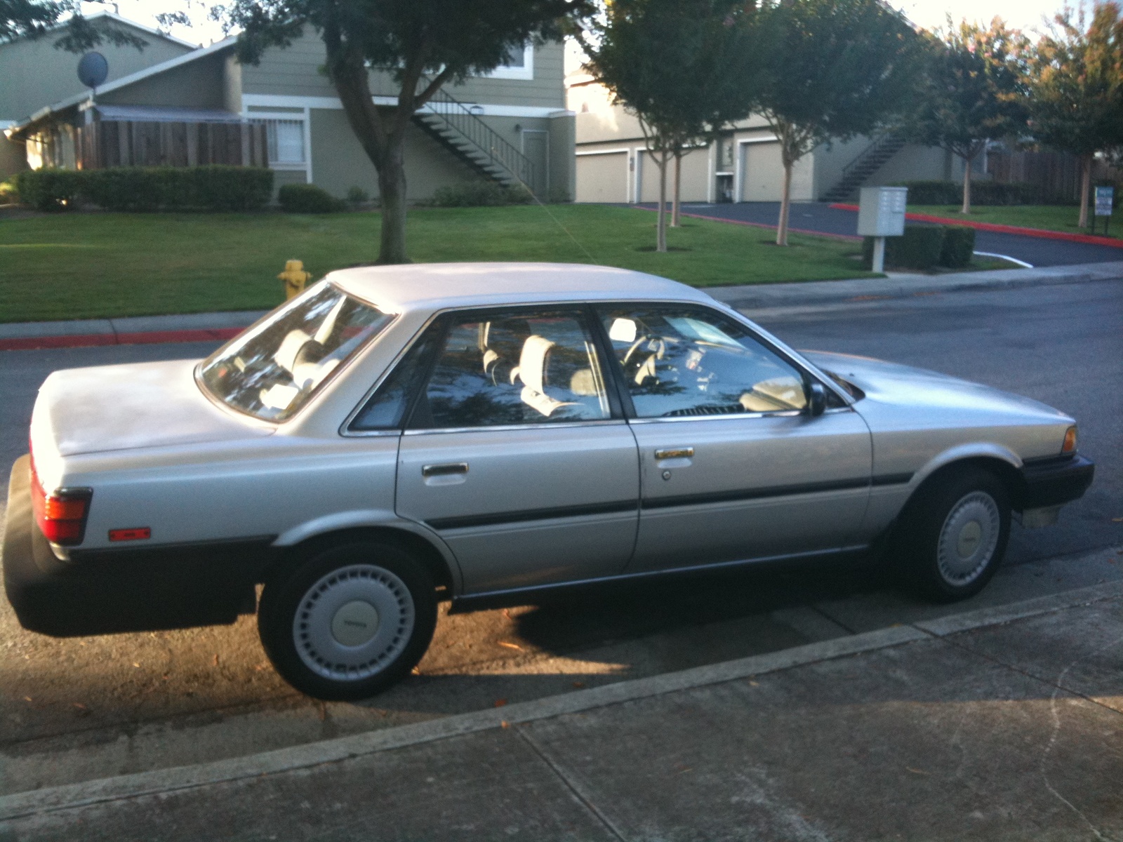 1989 Toyota camry le v6