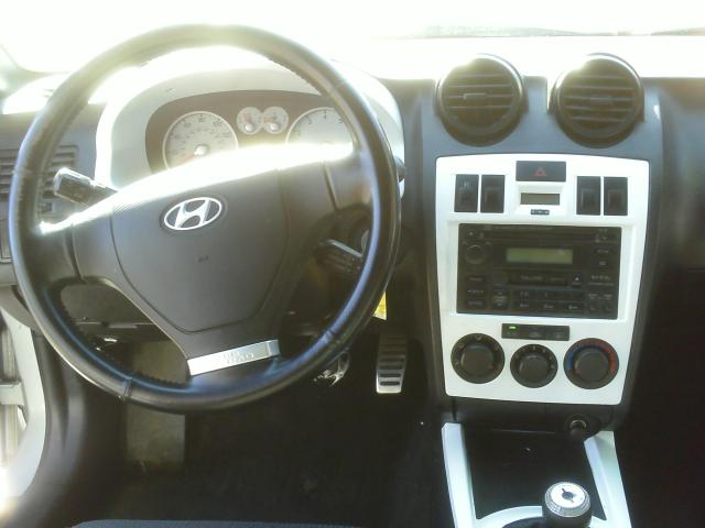 Bludsulenab Hyundai Tiburon 2003 Interior