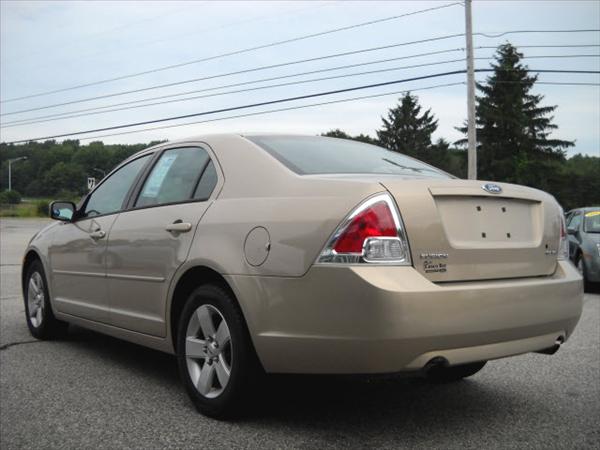 2006 Ford Fusion Pictures. 2006 Ford Fusion V6 SE picture