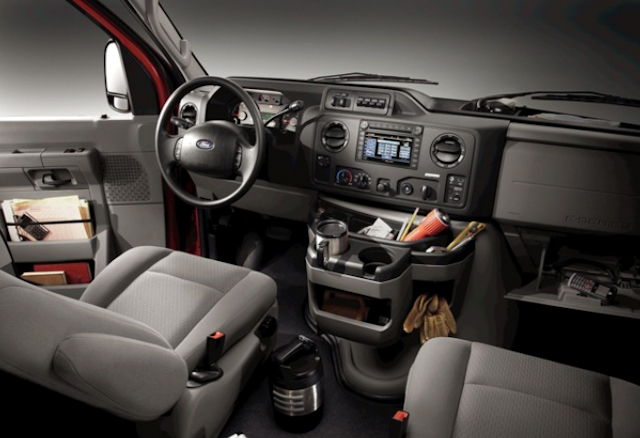 2010 Ford E-Series Passenger