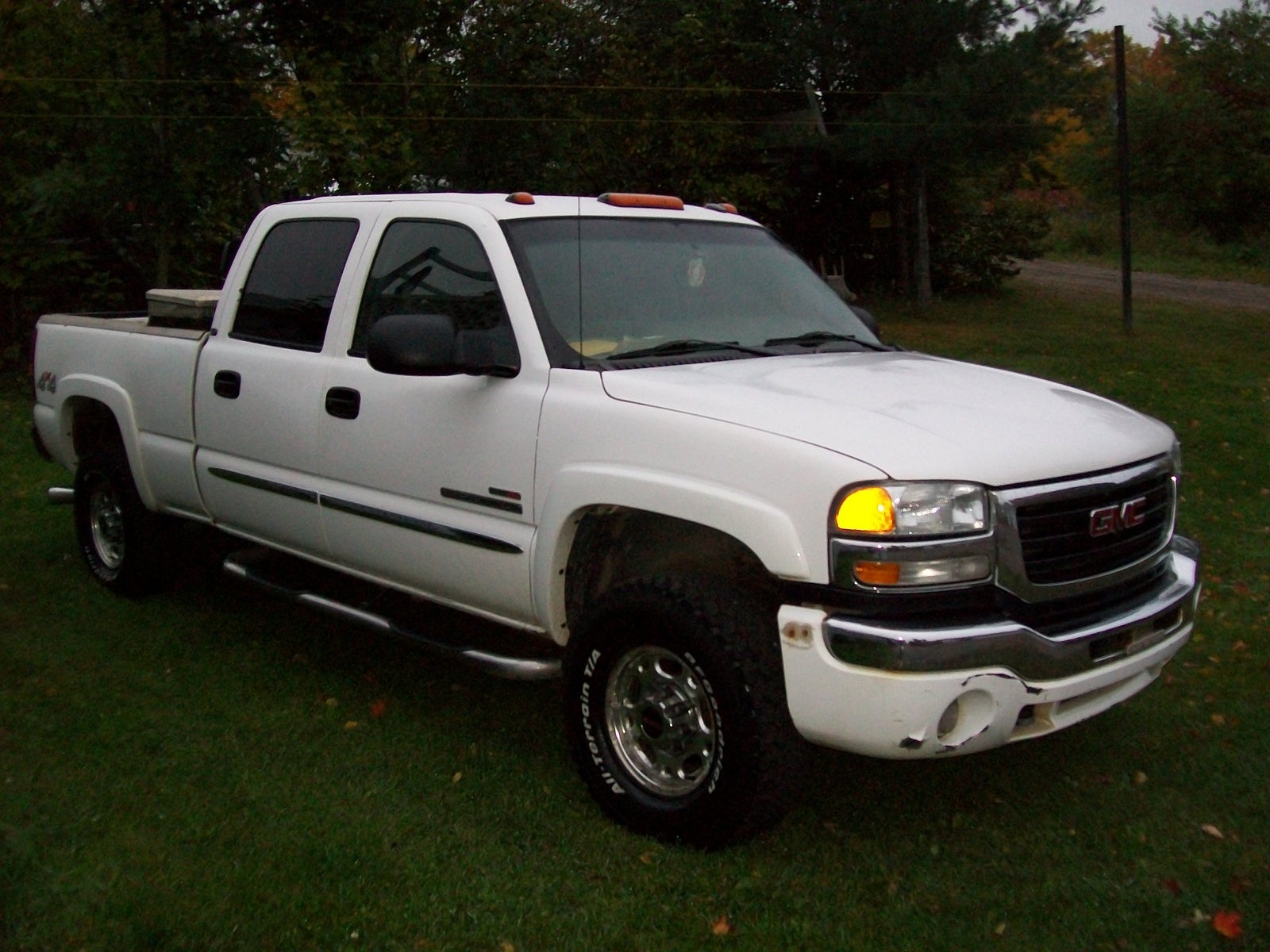 2005 Gmc 2500 truck #2