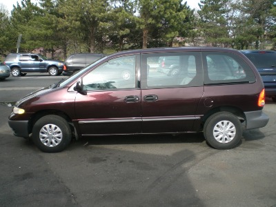 1996_plymouth_voyager_3_dr_std_passenger_van-pic-3225256947106417449.jpeg