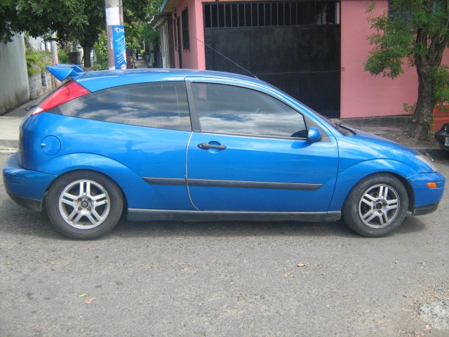 ford focus zx3. 2000 Ford Focus ZX3 picture,