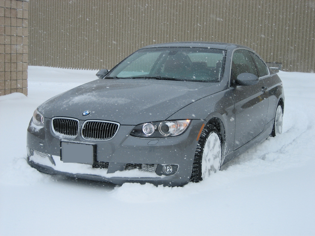 Bmw 335xi in snow