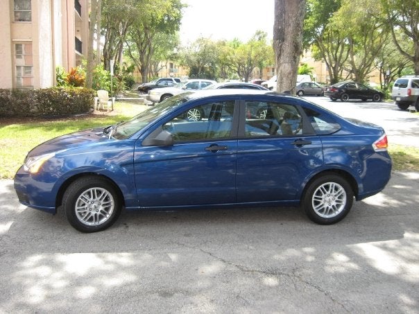 2009 Ford Focus SE, Thanks to Sabado Gigante, here is our new Baby ;