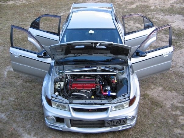 1999 Mitsubishi Lancer Evolution picture engine exterior