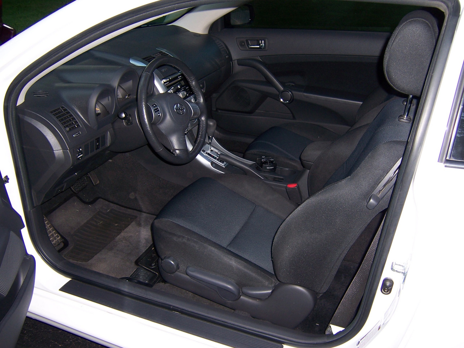 Toyota scion tc 2006 interior
