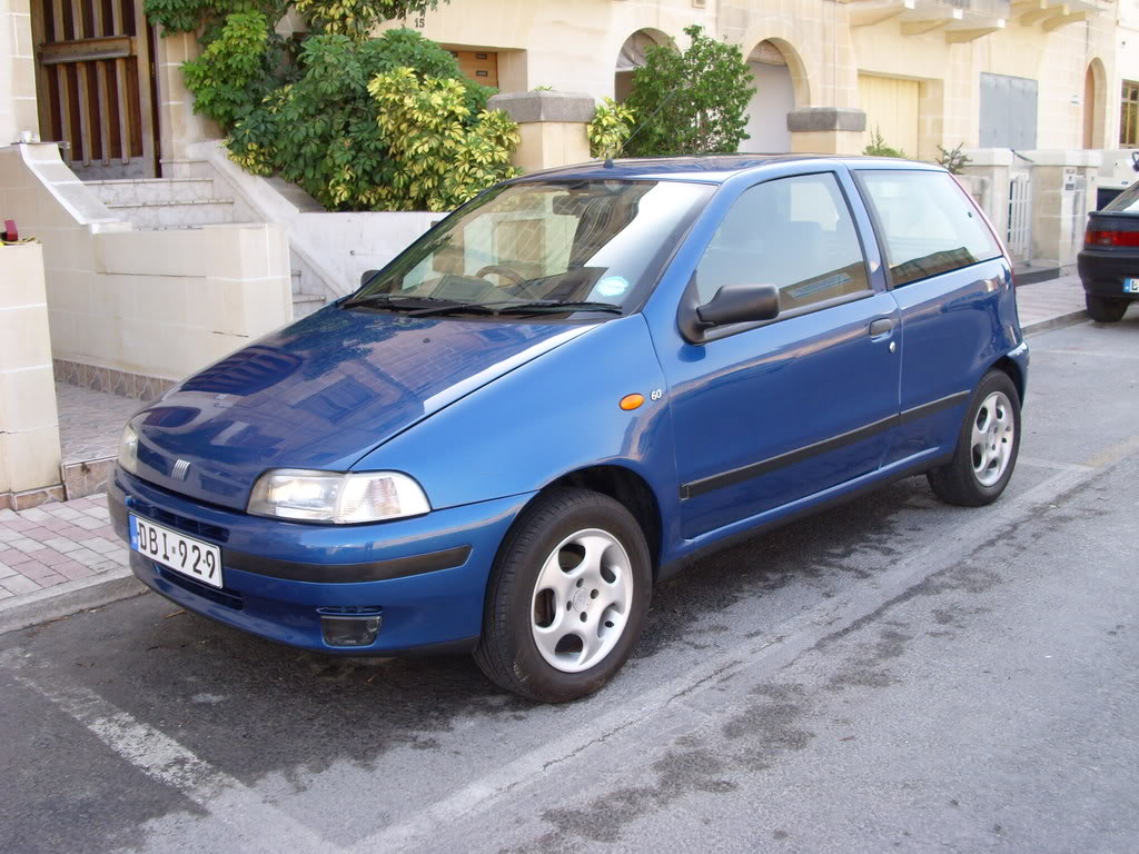 Car Fiat Punto