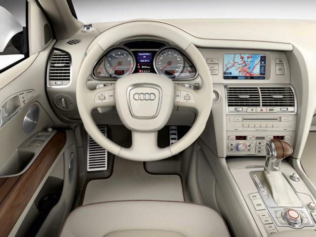 2011 Audi Q7 Premium Plus picture, interior