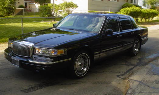 1996 Lincoln Town Car 4 Dr Signature Sedan picture, exterior