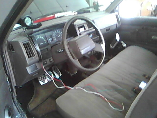 1990 Nissan pickup interior #7