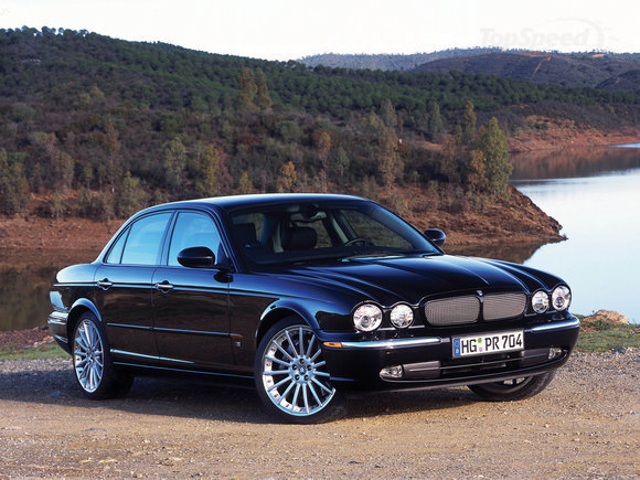 2006_jaguar_xjr_4_dr_sedan-pic-8048036053406460578.jpeg