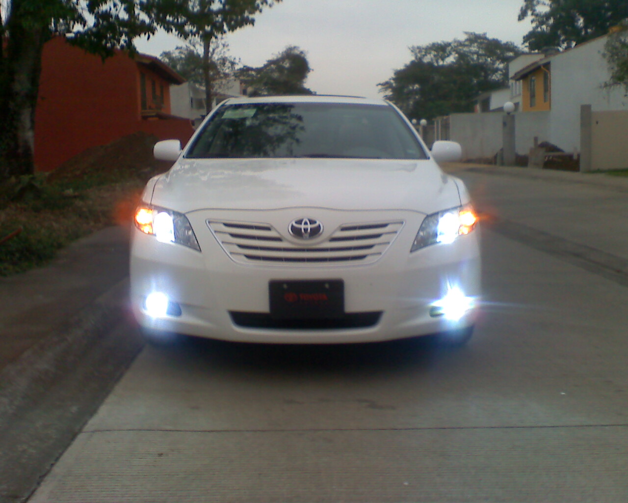 2011 toyota camry xle #3
