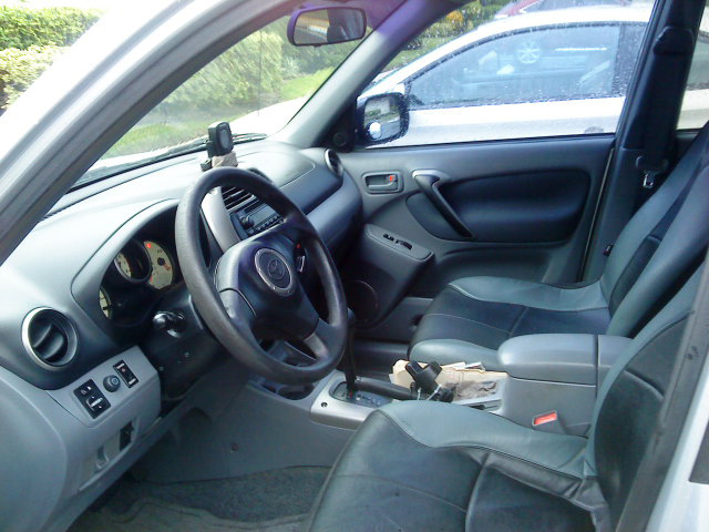 2002 toyota rav4 interior pictures #5