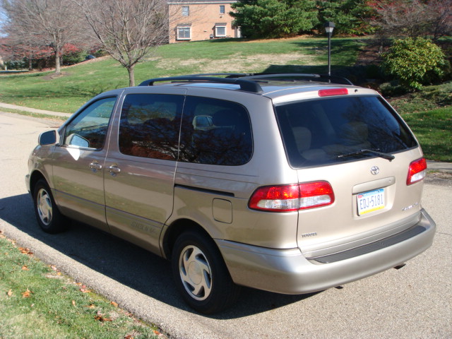 Toyota sienna xle 2002 price