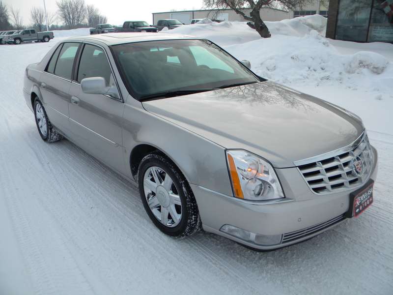Cadillac Dts 2006. 2006 Cadillac DTS Overview