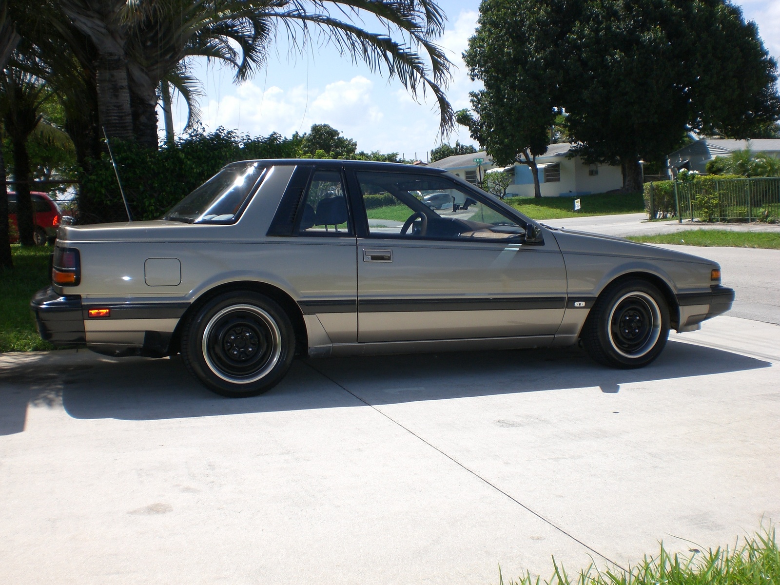 1987 Nissan 200sx xe hatchback #2