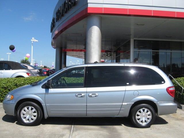 2005 Chrysler town and country recall list #2