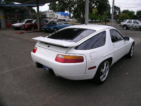 1989 Porsche 928 picture exterior