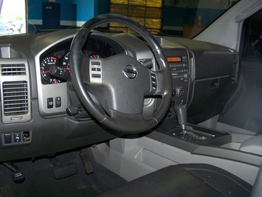 2004 Nissan Titan Interior