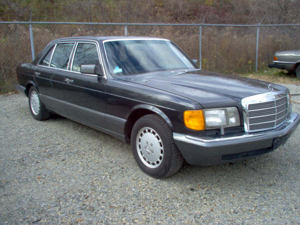 Asked by Dan Mar 13 2011 at 0527 PM about the 1990 MercedesBenz 560Class 
