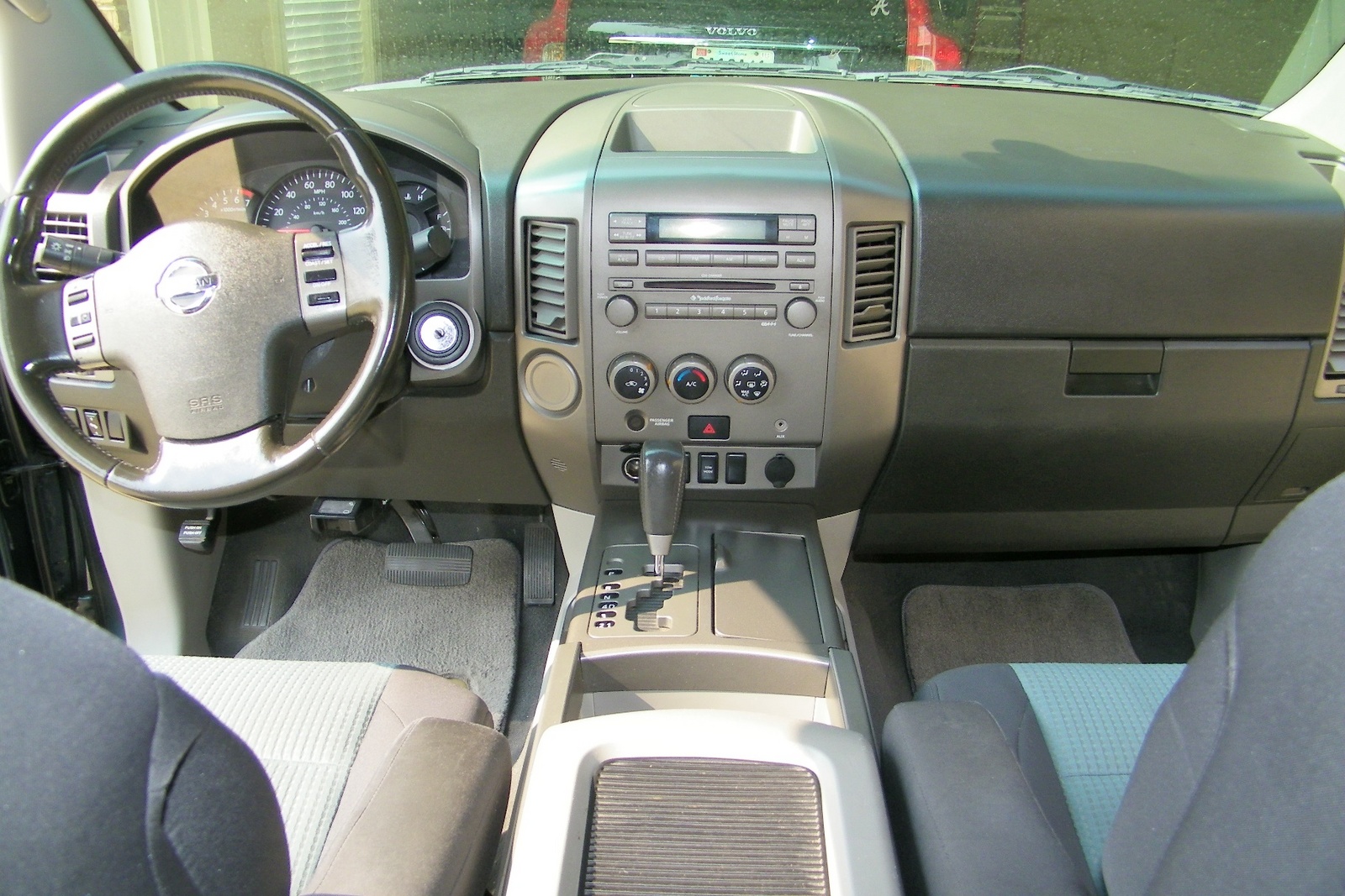 2004 Nissan Titan Crew Cab Interior