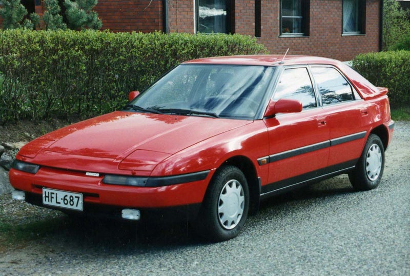 мазда 323 1990 
