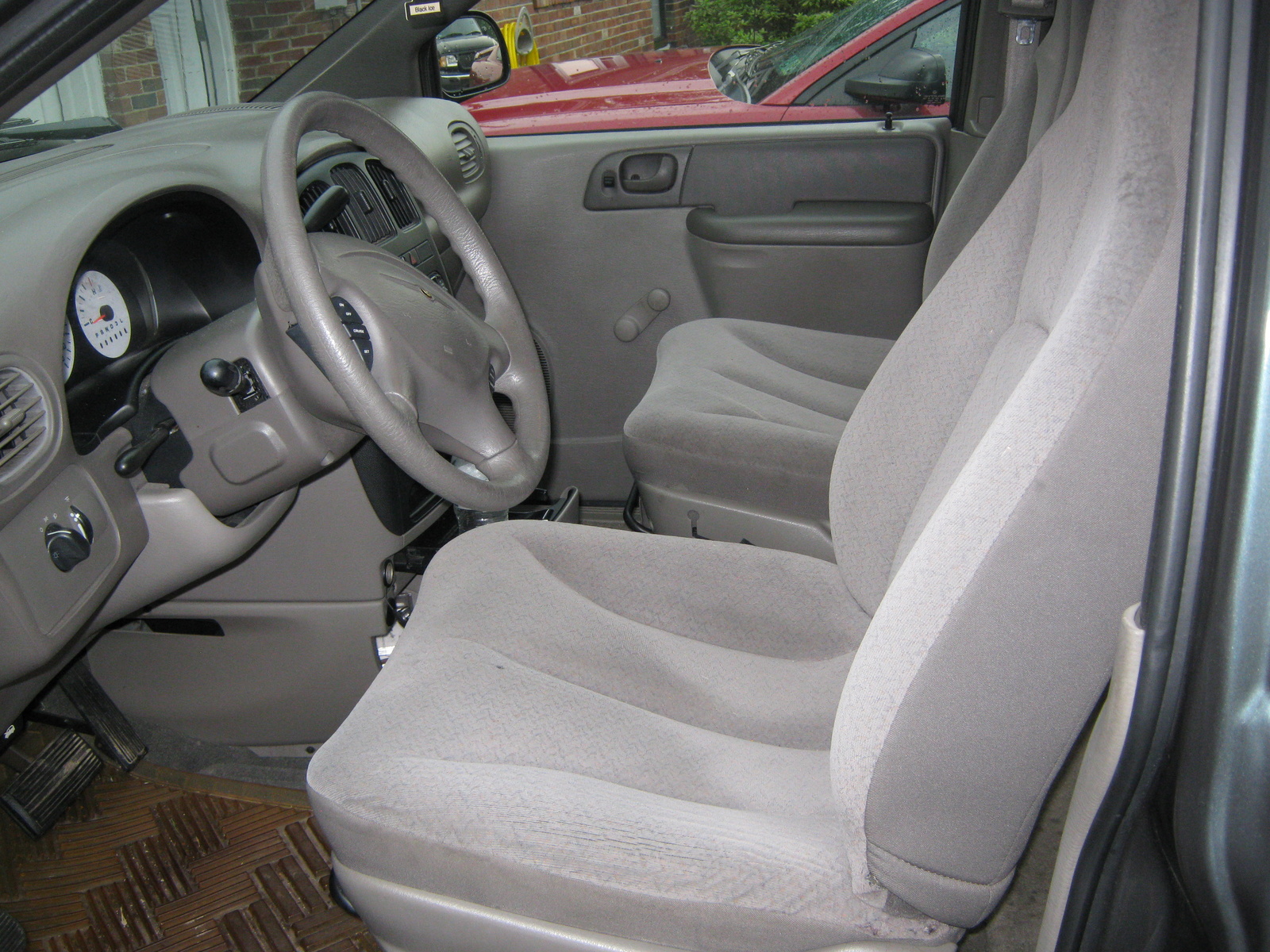 2003 Chrysler voyager lx specs #4