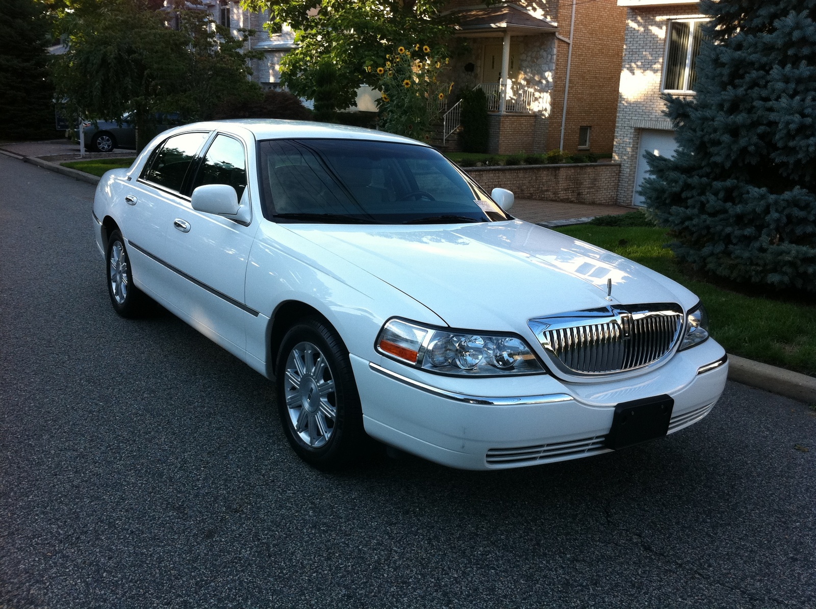 2009 Lincoln Town Car Pictures CarGurus