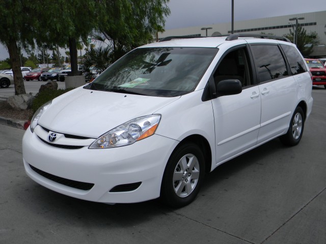 2009 toyota sienna le pictures #5