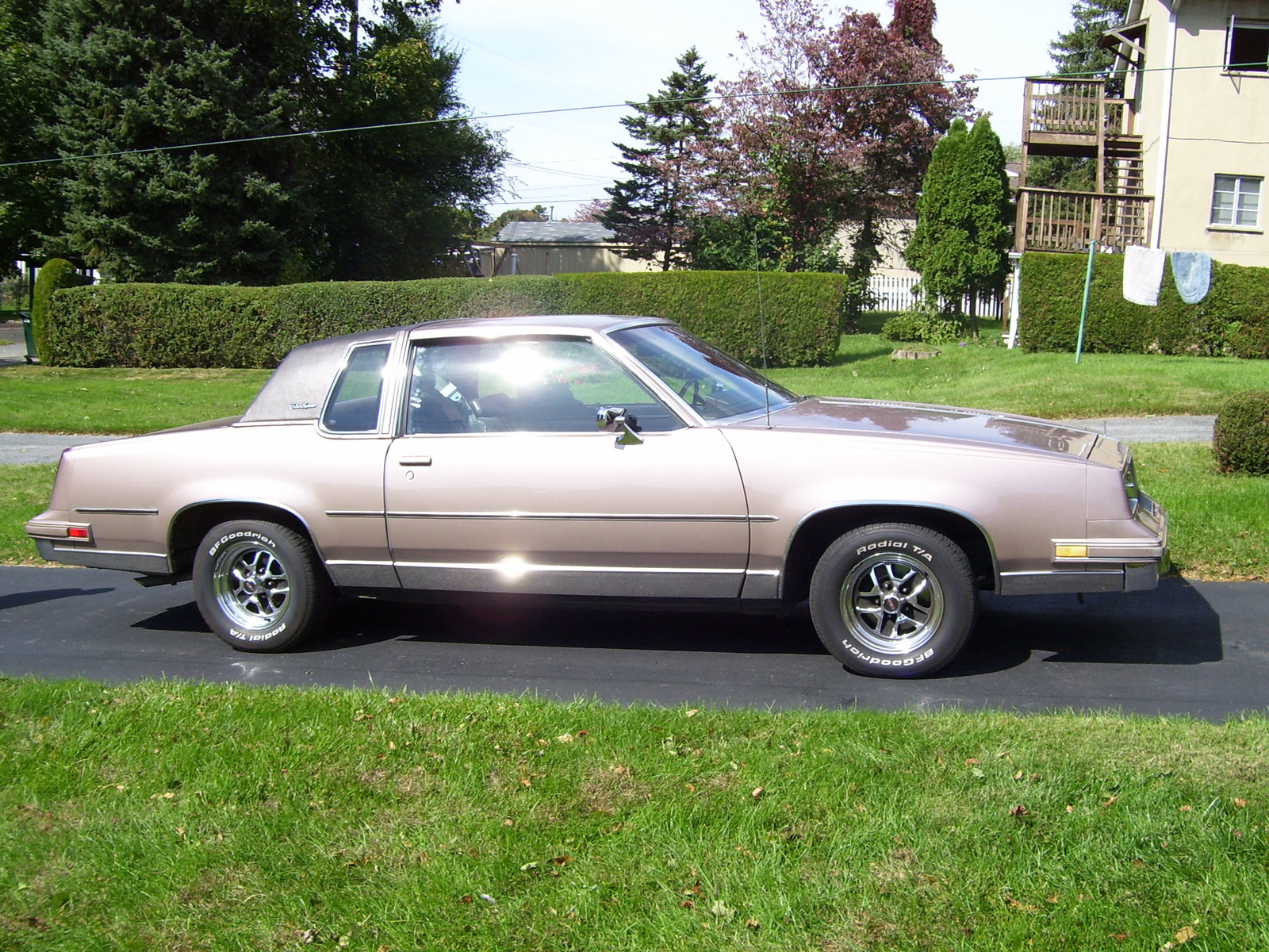 1984_oldsmobile_cutlass_supreme-pic-1803