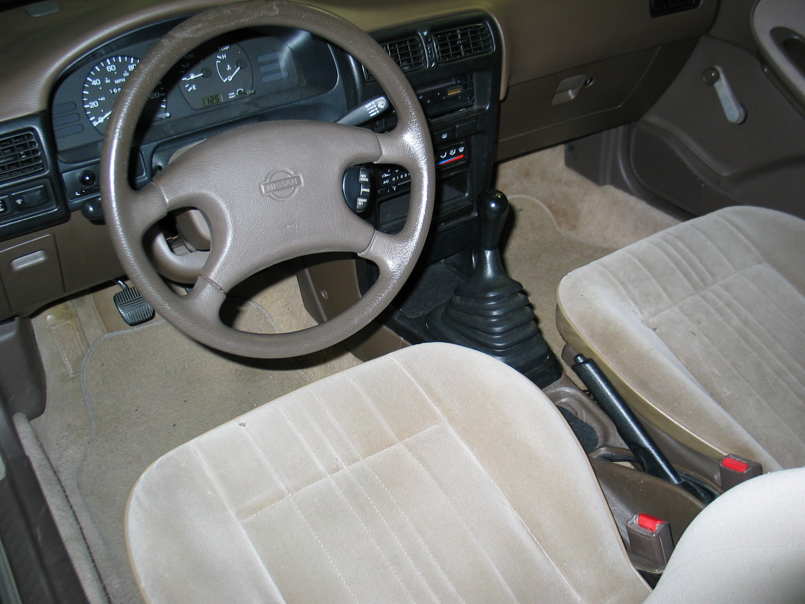 1994 Nissan sentra seats