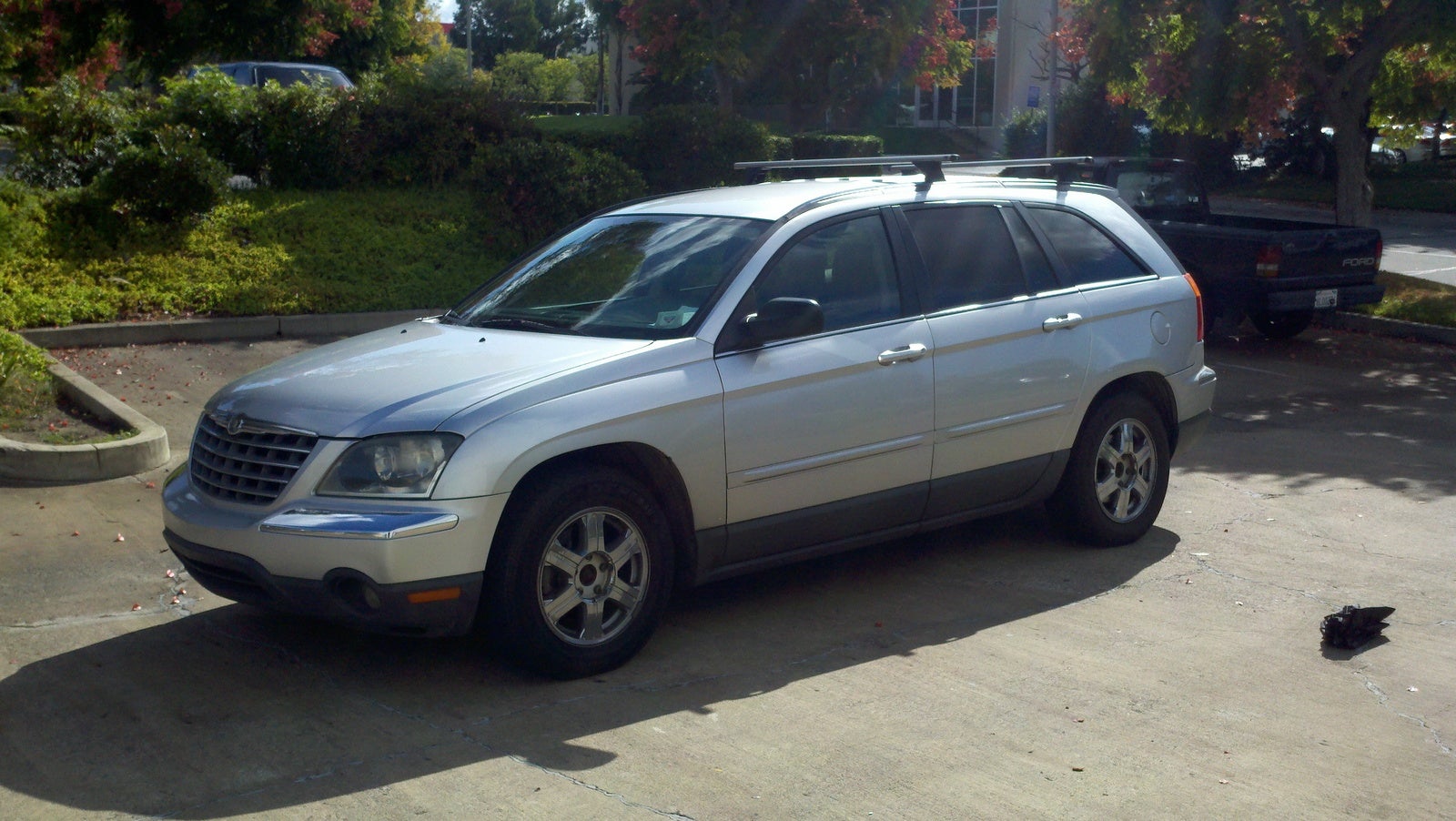 2005 Chrysler pacifica touring blue book