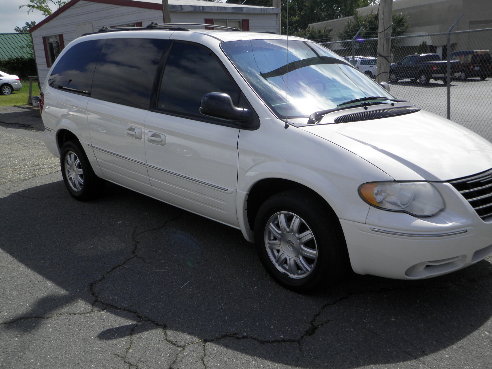 2005 Chrysler town country trim levels #4