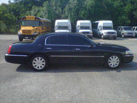 2005 Lincoln Town Car Overview 2005 Lincoln Town Car Overview