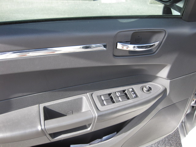 2010 Chrysler 300