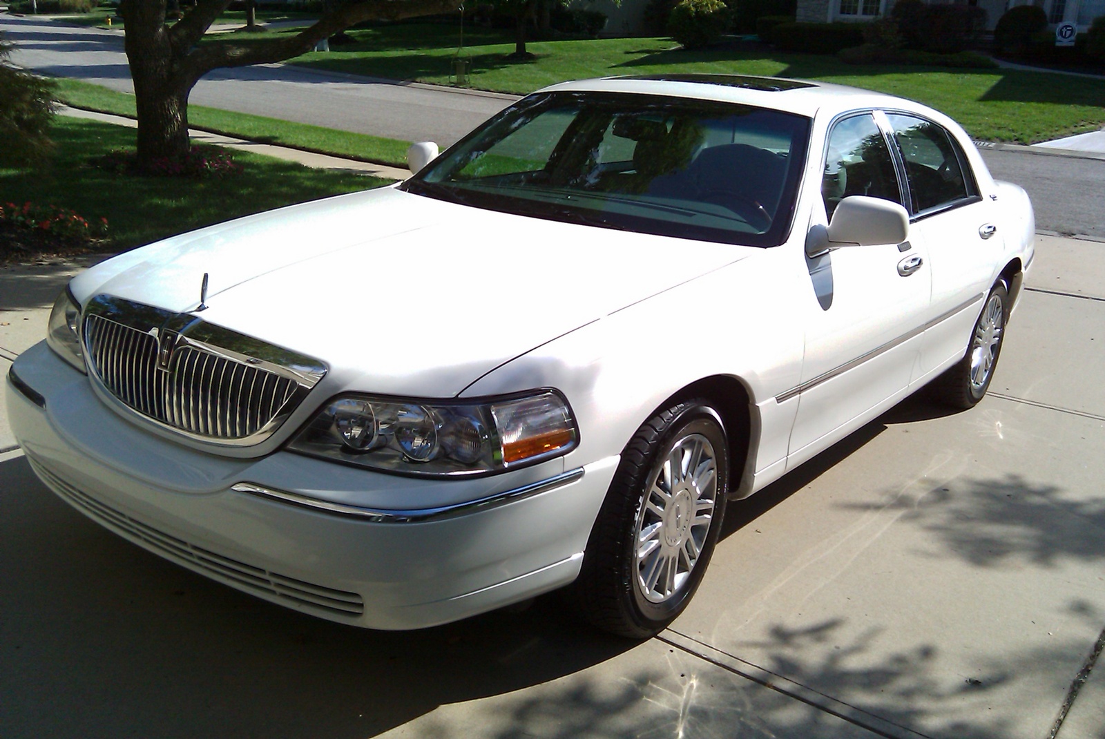 2006 Lincoln Town Car Pictures CarGurus