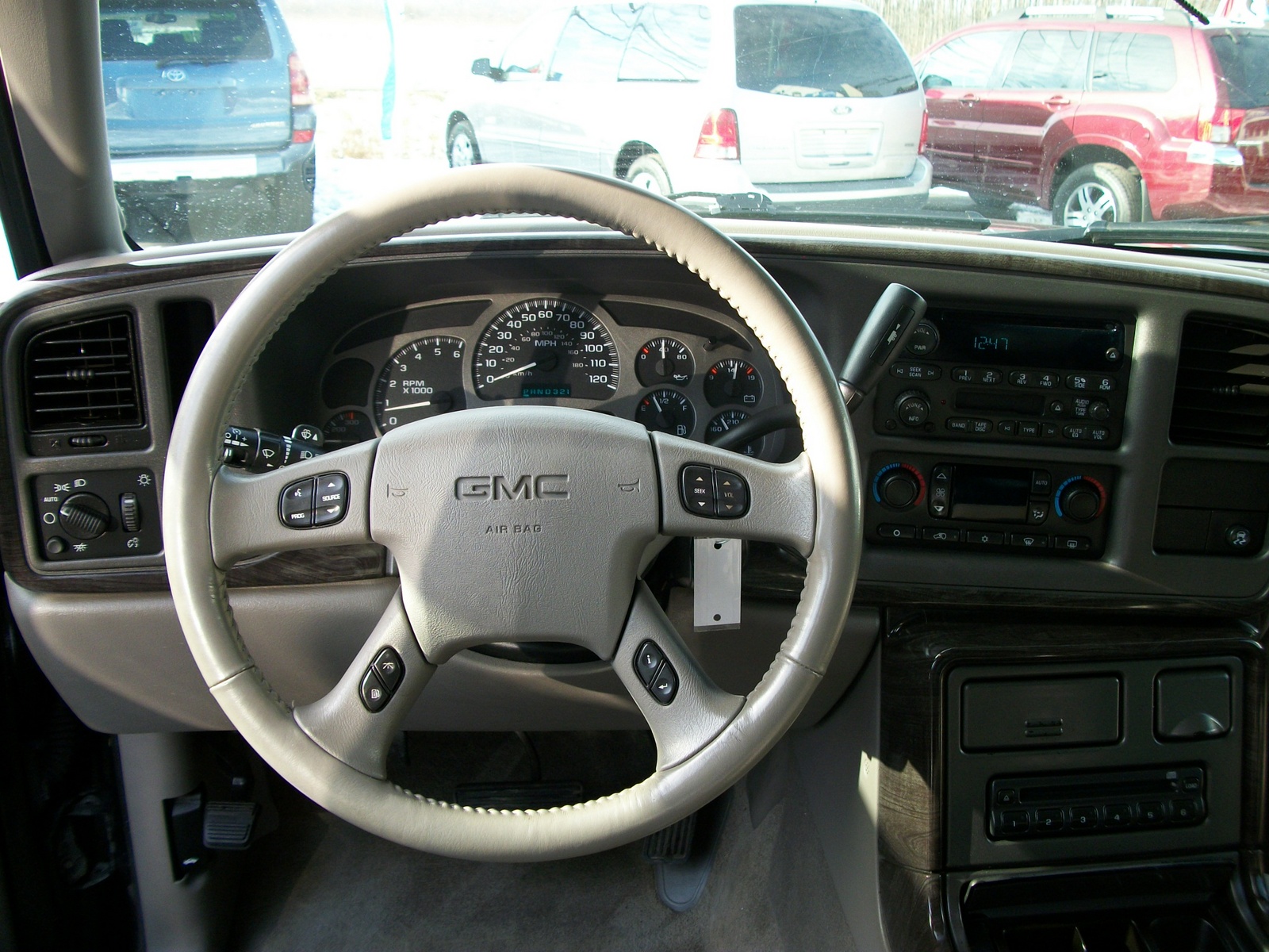 2005 Gmc yukon denali interior photos