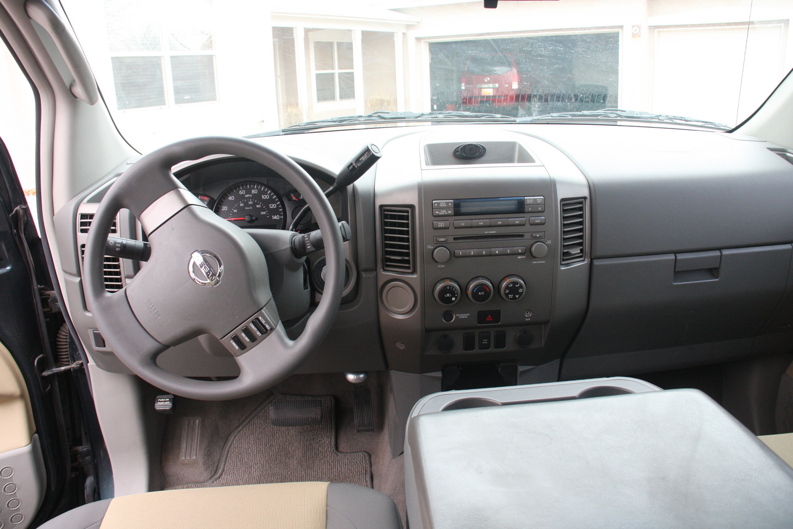 2004 Nissan Titan Interior