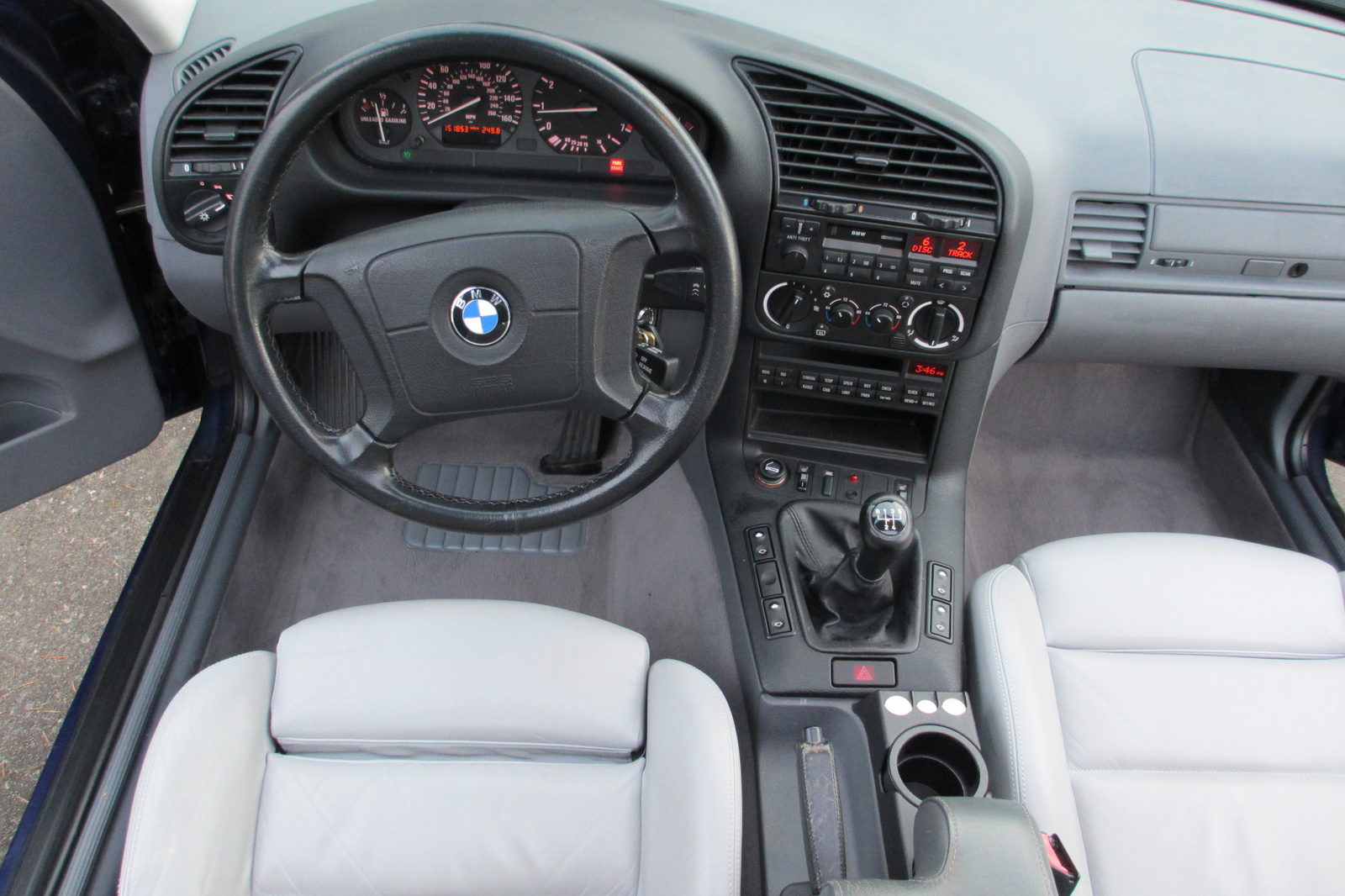 1995 Bmw 325i interior