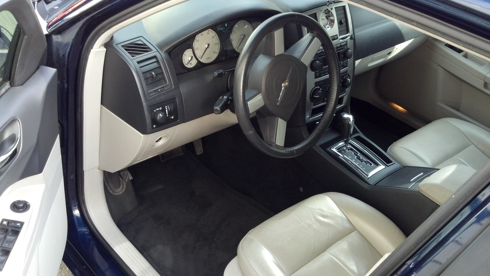 2012 Chrysler 300 colors #4