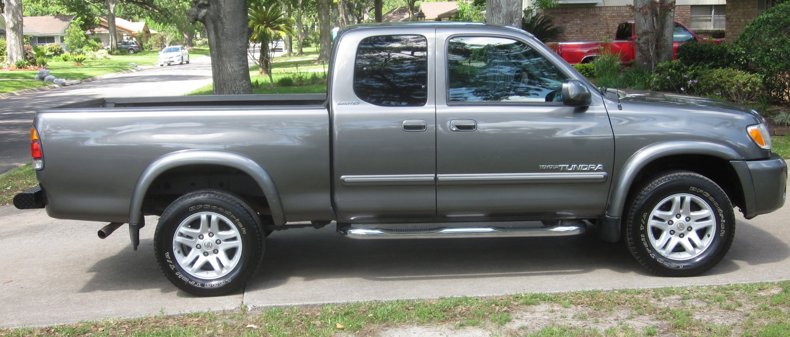 2004 Toyota tundra specs and features