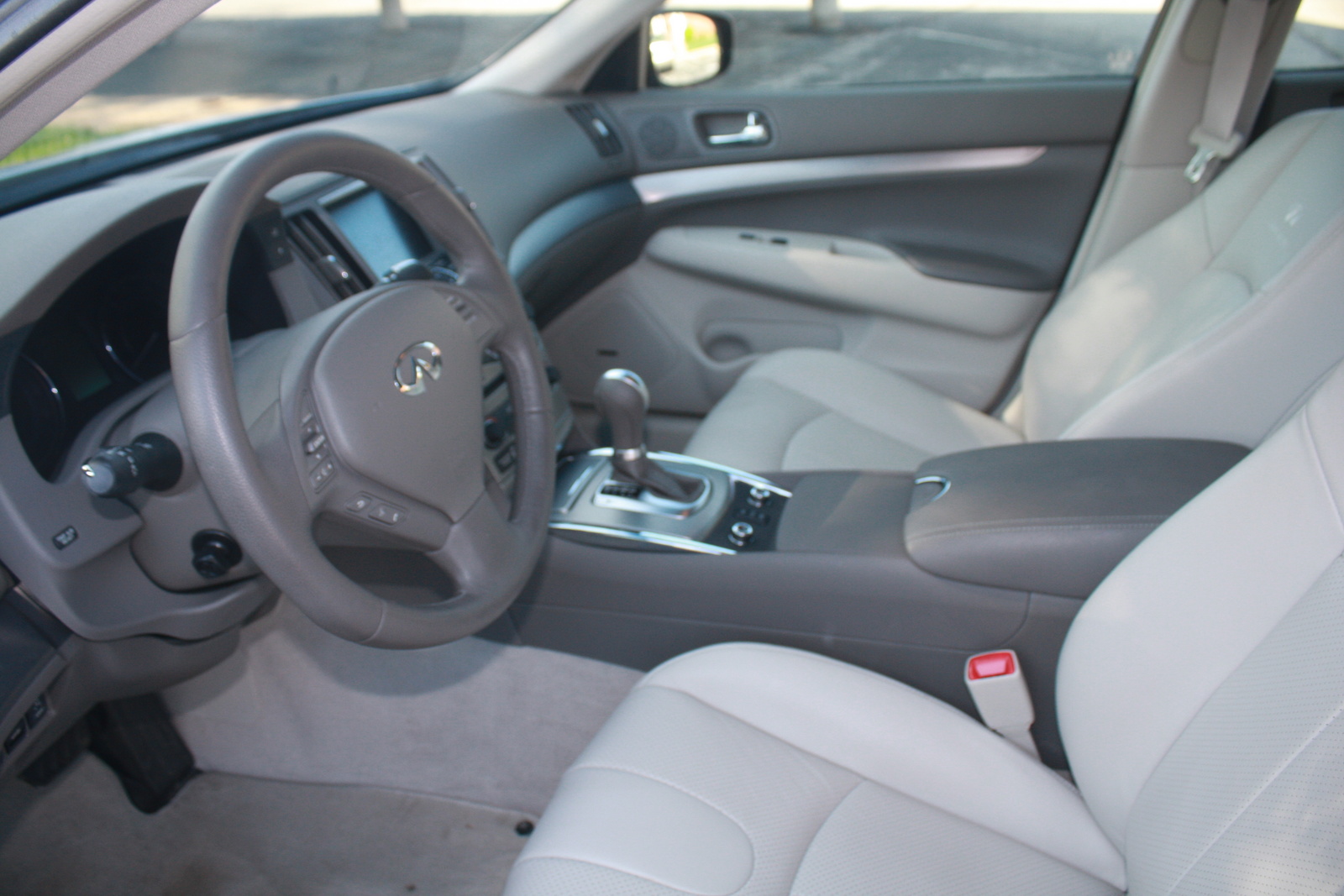2011 Infiniti G37